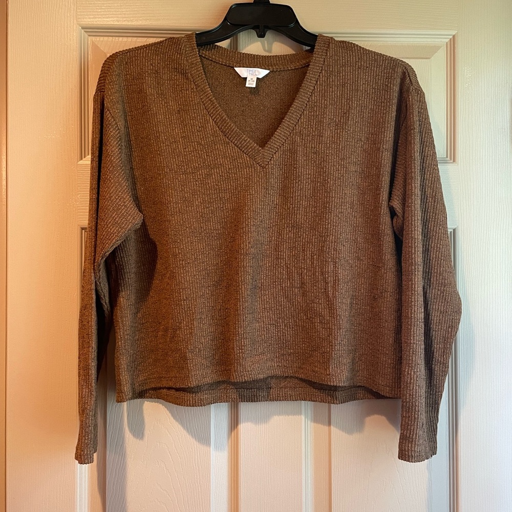 Time and Tru Brown V-Neck Ribbed Sweater Shorter‎ Length, Size Medium